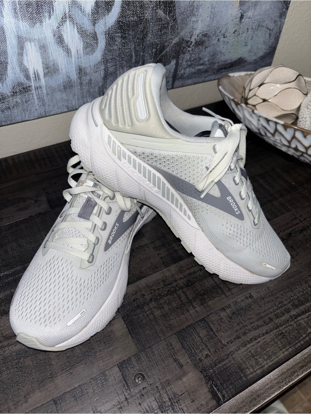 Brooks Adrenaline GTS 22 women's 8.5
